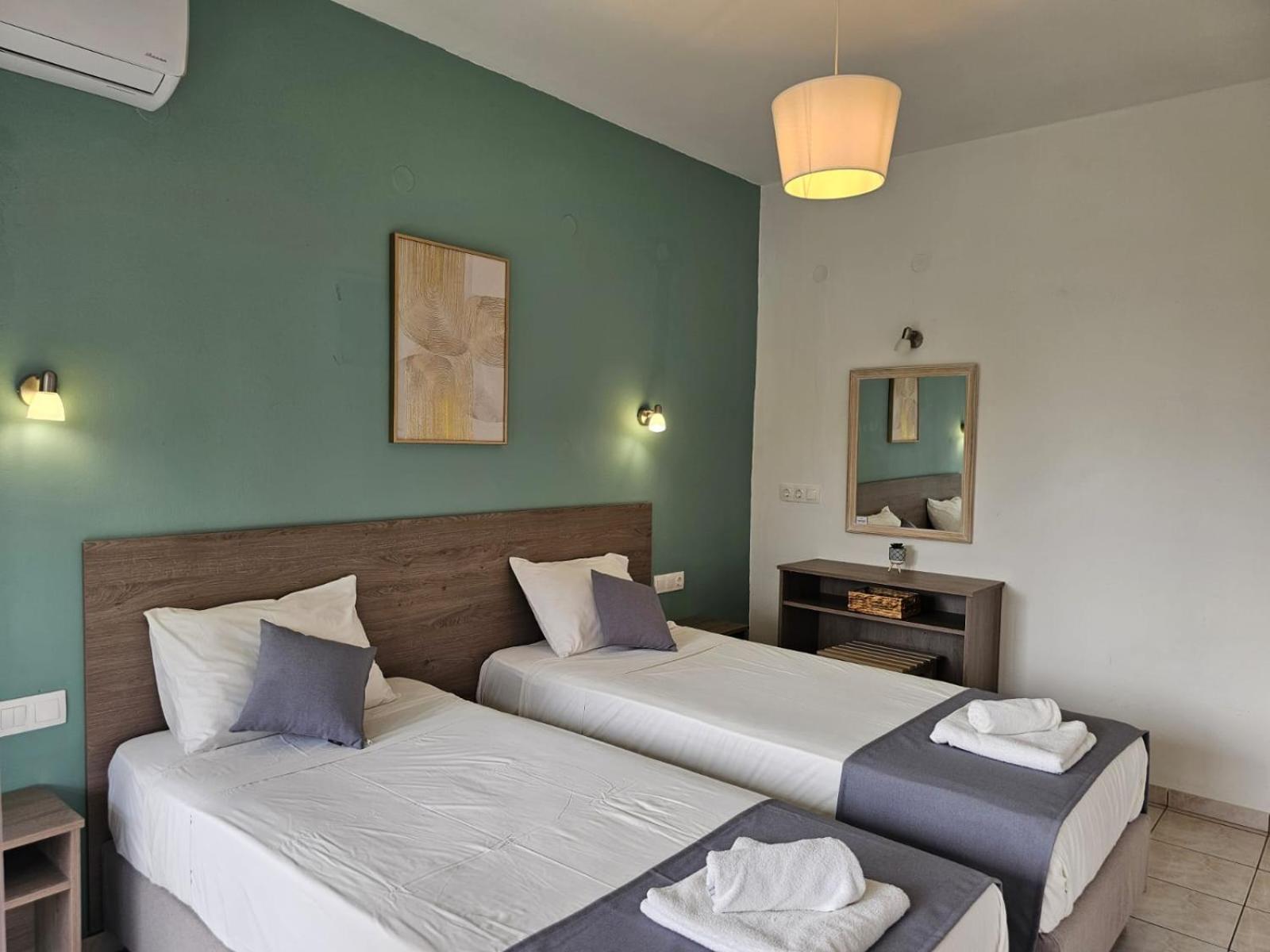 Gardelis Gardens Apartment Benitses  Phòng bức ảnh