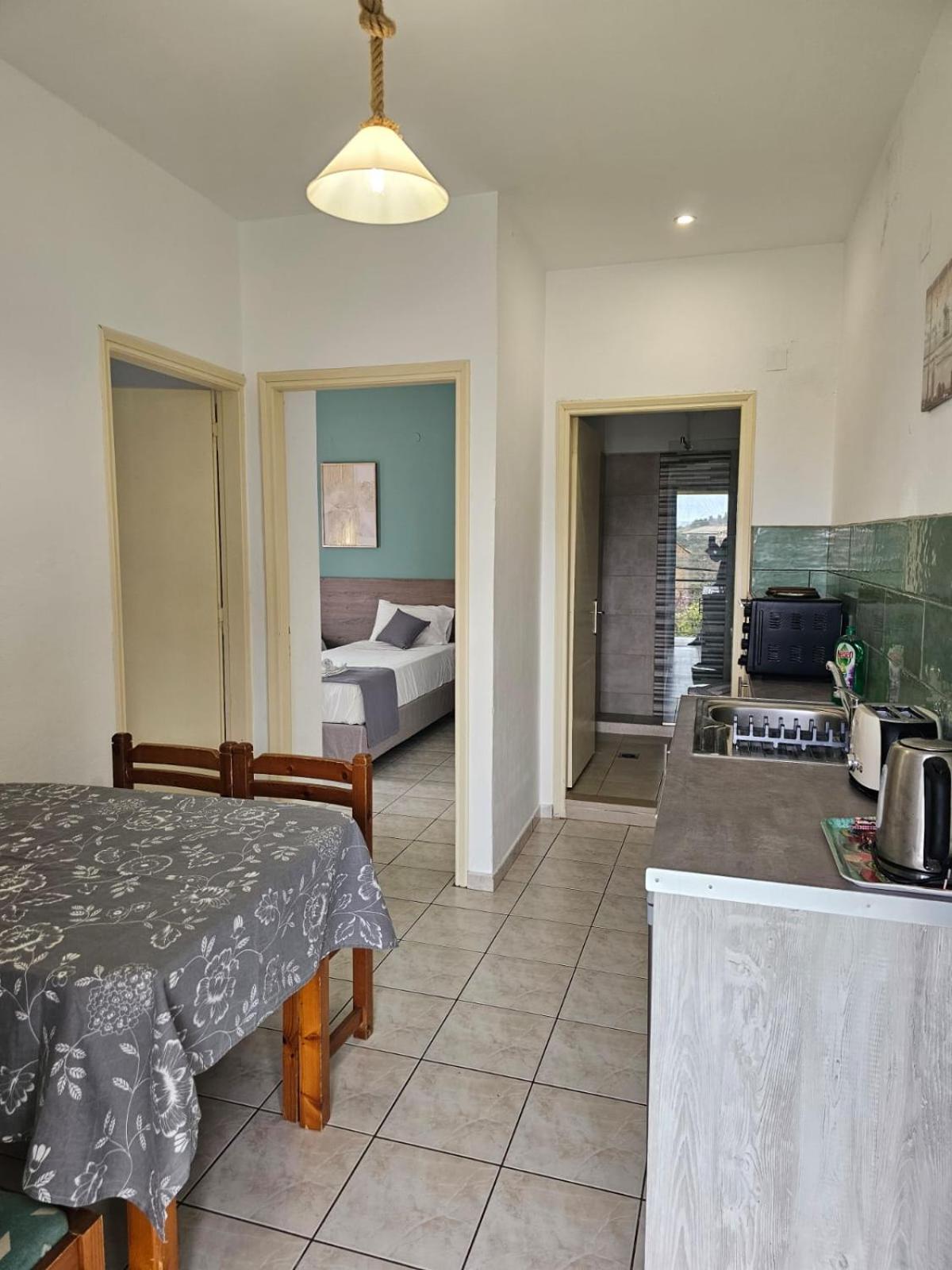 Gardelis Gardens Apartment Benitses  Phòng bức ảnh