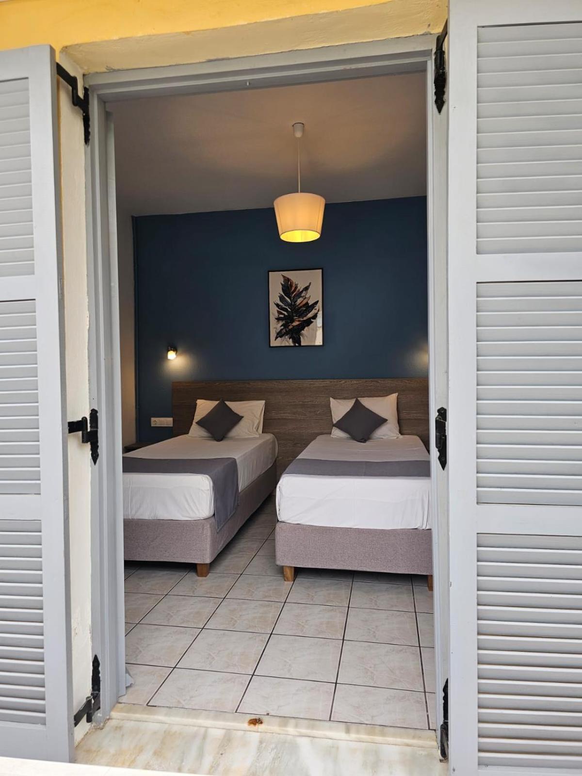 Gardelis Gardens Apartment Benitses  Phòng bức ảnh